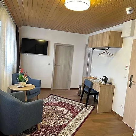 Ξενοδοχείο Whiteswan Canach