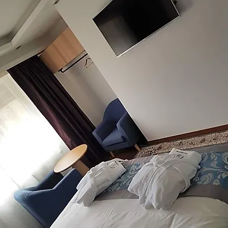 Ξενοδοχείο Whiteswan 4*
